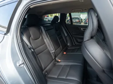 Car image 43