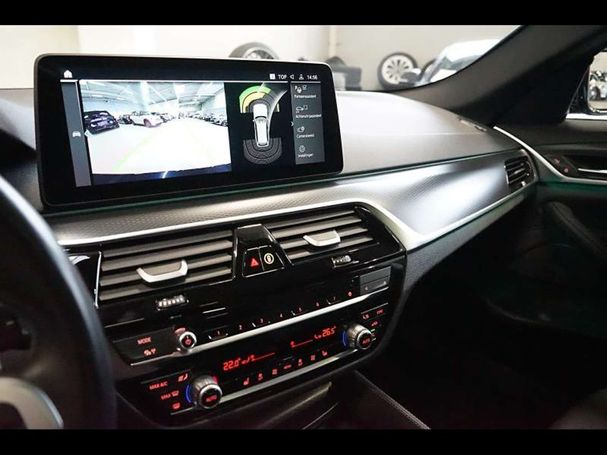 BMW 530 Touring 215 kW image number 18