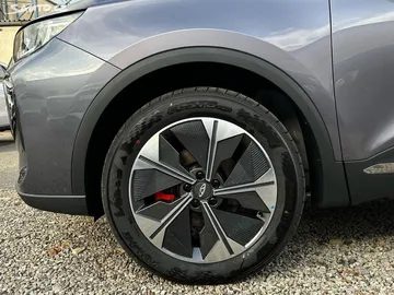 Car image 34