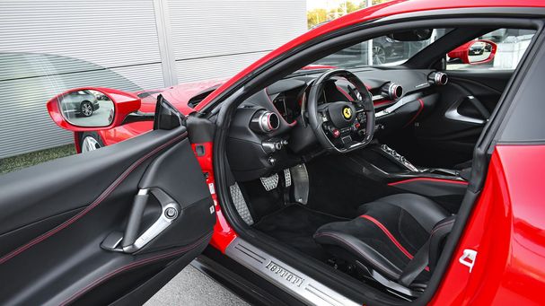 Ferrari 812 Superfast 588 kW image number 8