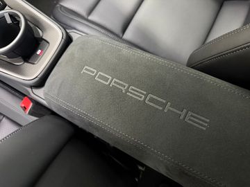 Car image 29
