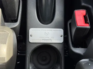 Car image 34