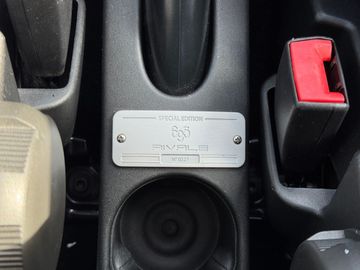 Car image 34