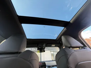 Car image 32