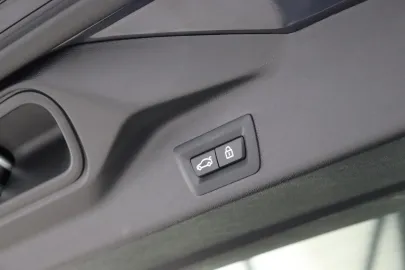 Car image 50