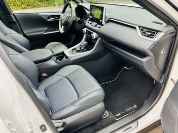 Car image 10