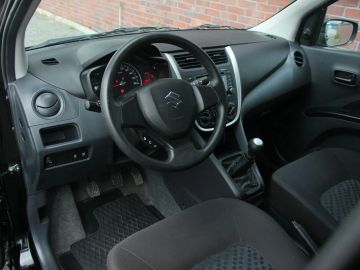 Car image 15