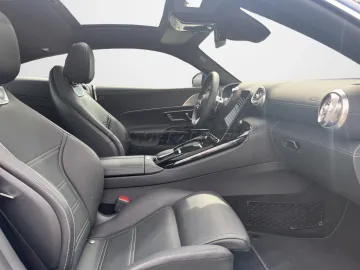 Car image 40