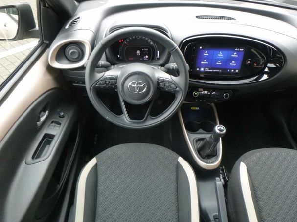 Toyota Aygo X 53 kW image number 7