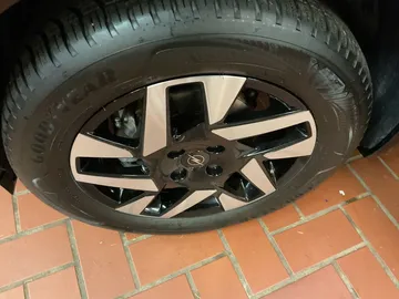 Car image 29