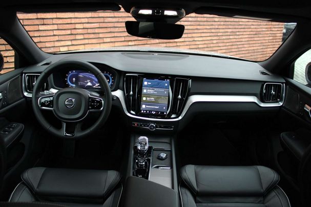 Volvo V60 B4 Plus 145 kW image number 10