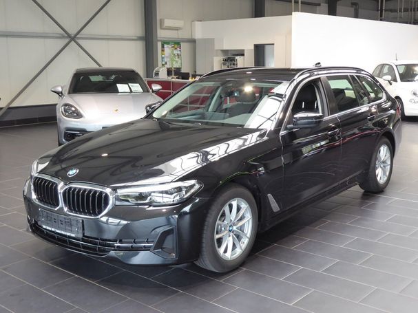 BMW 520d Touring xDrive 140 kW image number 1