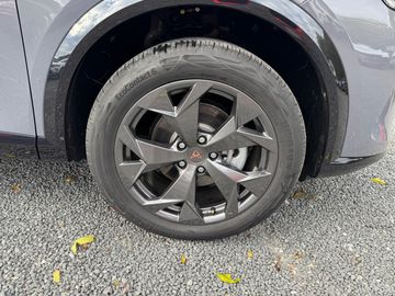 Car image 25