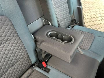 Car image 38