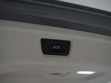 Car image 39