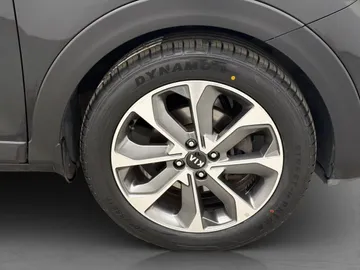 Car image 27