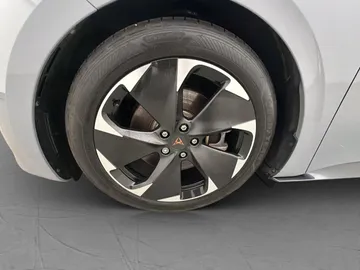 Car image 33