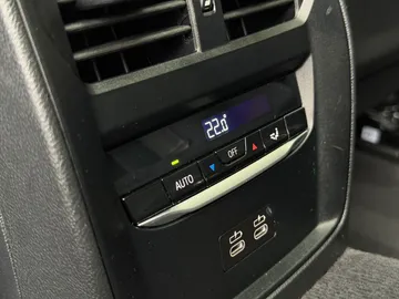 Car image 34