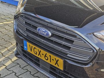 Car image 24
