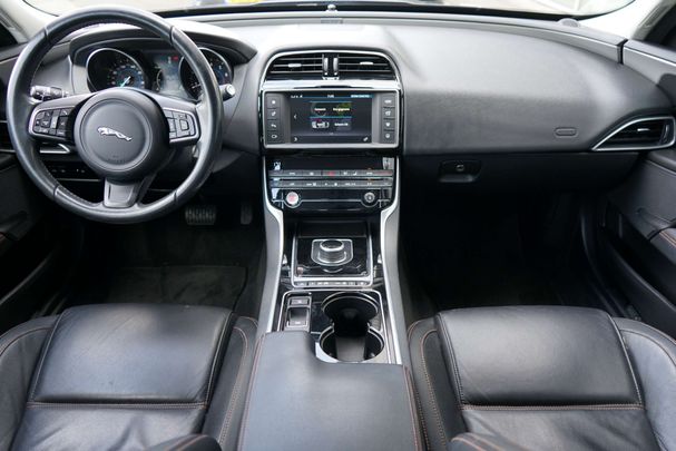 Jaguar XE 147 kW image number 2