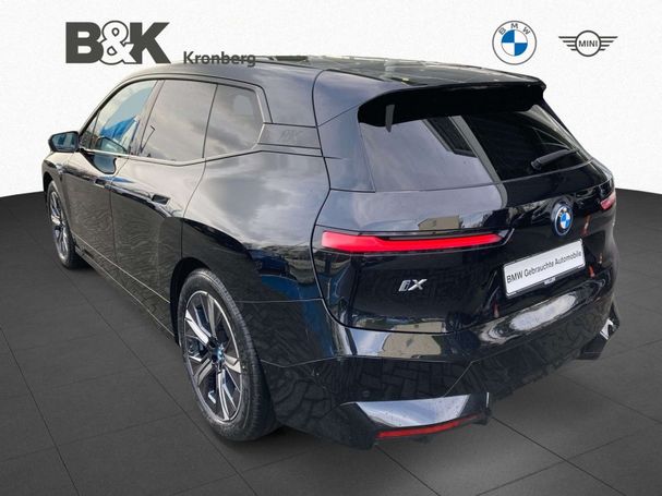 BMW iX xDrive40 240 kW image number 9