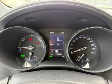 Car image 24