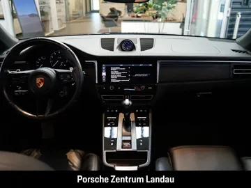 Car image 40