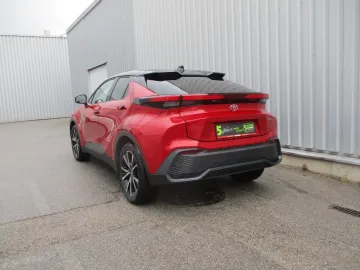 Car image 5