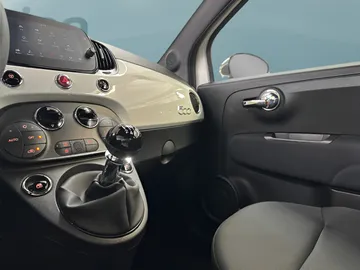 Car image 18