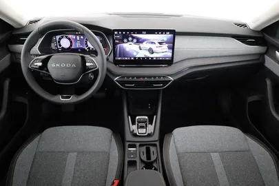 Car image 30