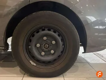 Car image 30