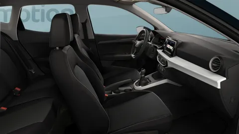 Car image 10