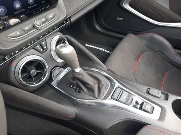 Car image 30