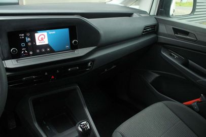 Car image 36