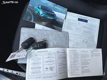 Car image 26