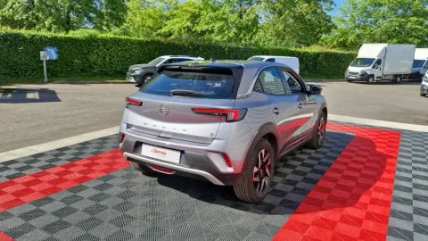 Car image 3