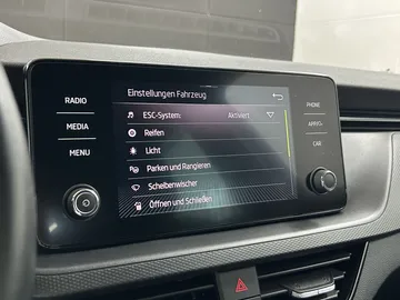 Car image 32
