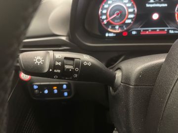 Car image 30