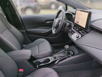 Car image 10