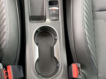 Car image 30