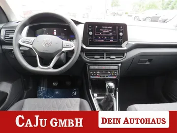 Car image 17