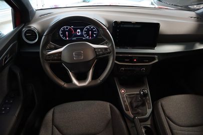 Car image 14