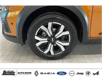 Car image 25