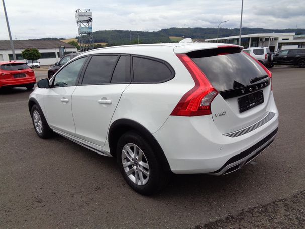 Volvo V60 Cross Country AWD 140 kW image number 6