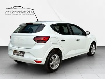 Car image 5