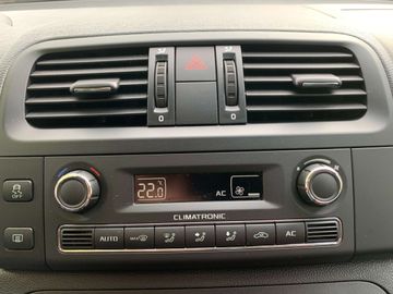 Car image 26