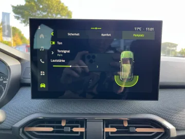 Car image 27