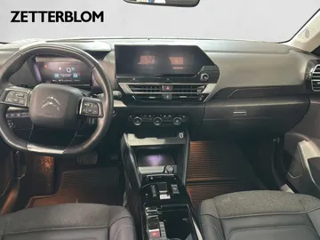 Car image 27