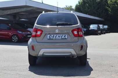 Car image 4