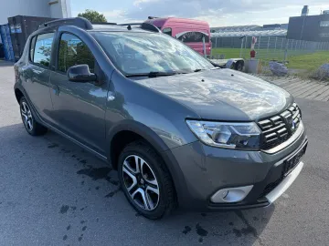 Car image 2